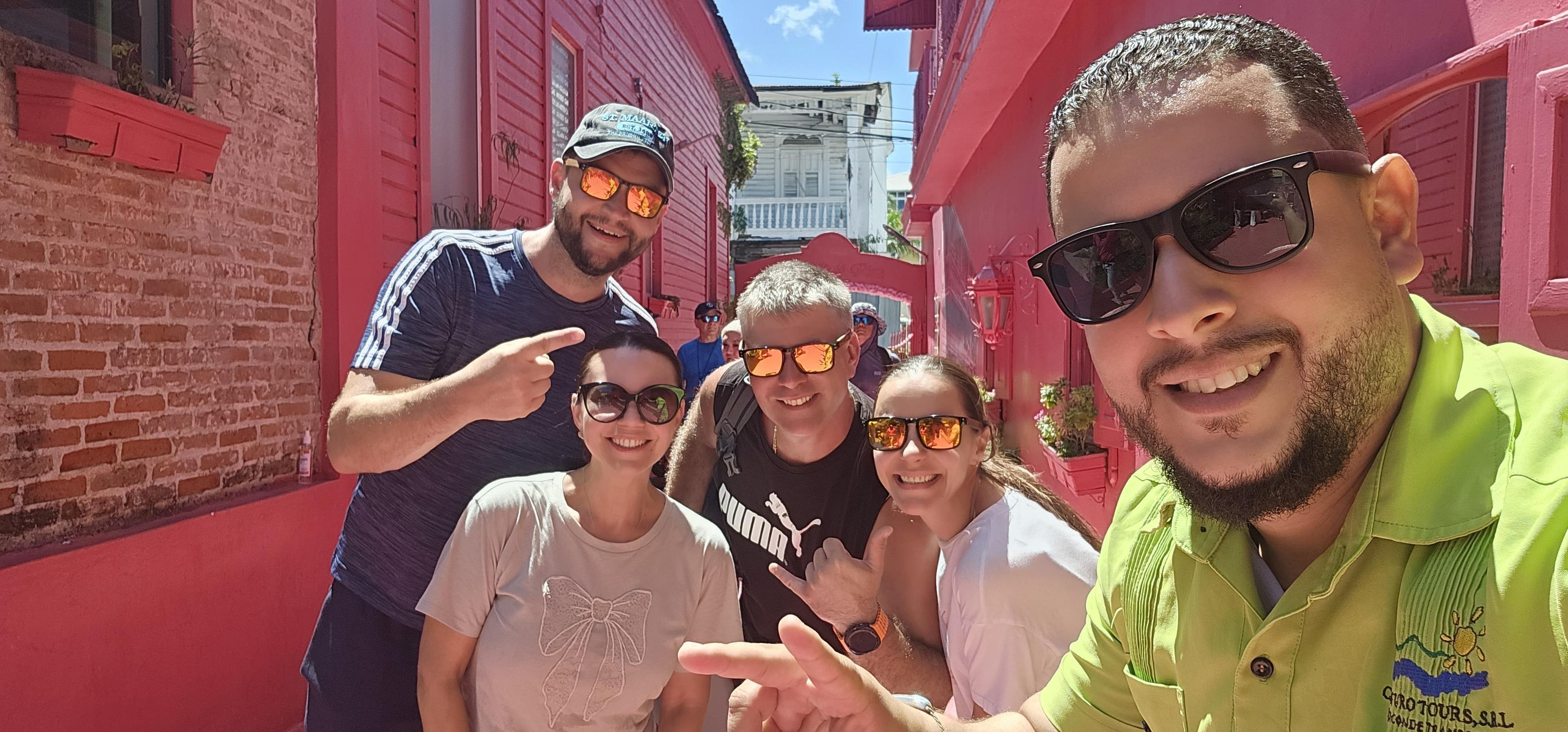 Umbrella Street y Pink Street en Puerto Plata